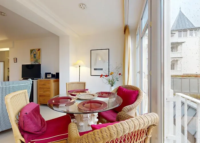 Fewo Direkt Am Strand Mit Suedbalkon, Villa Freia 13, Binz