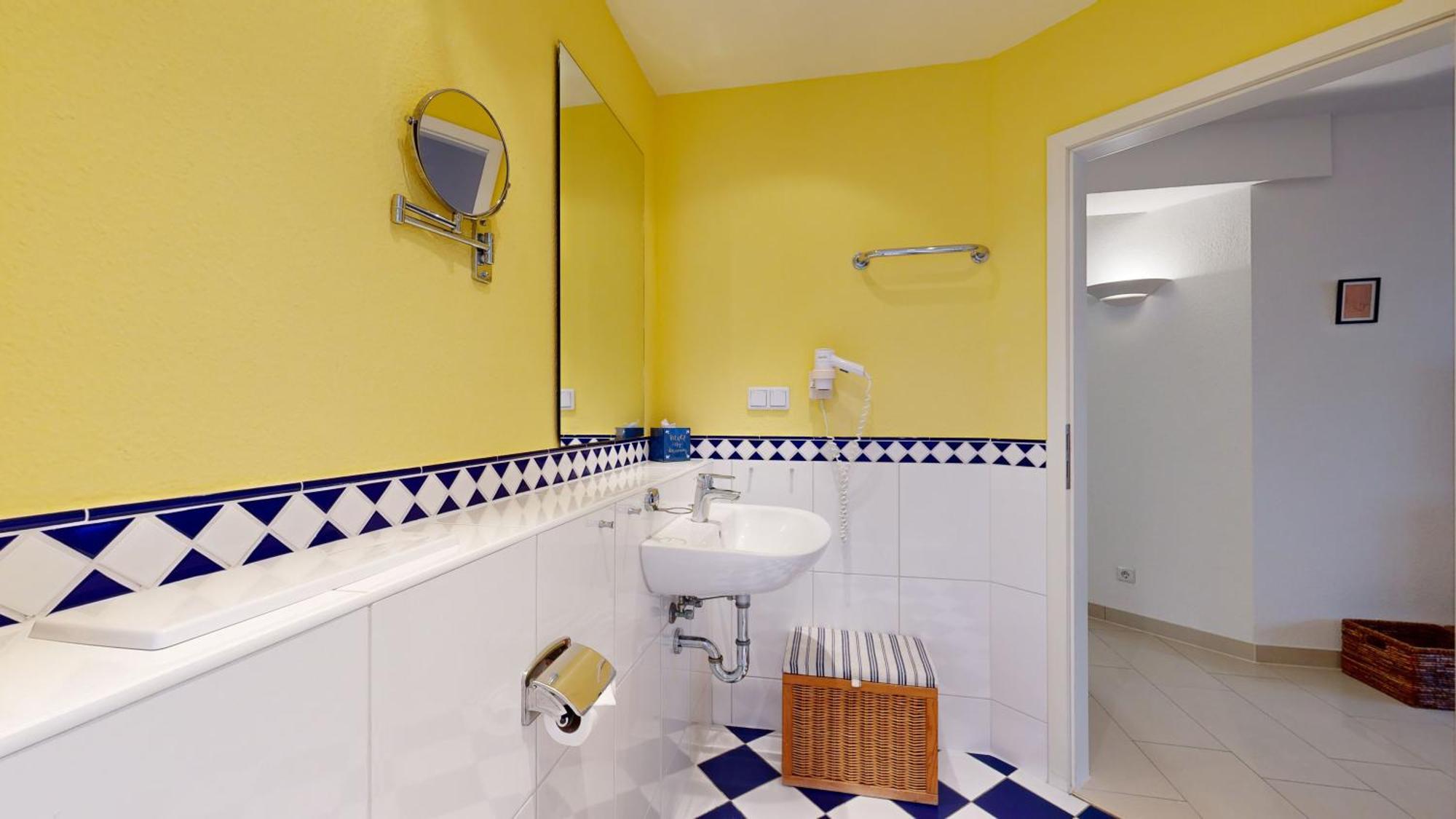 Direkt Am Mit Suedbalkon, Freia 13,